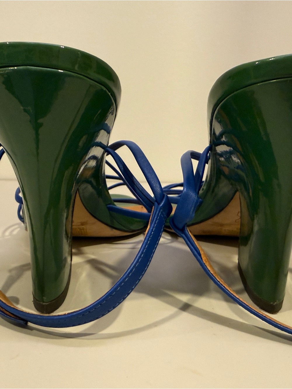 Tory Burch Green Patent Sandals with Blue Strappy Detail - Picture 5 of 7